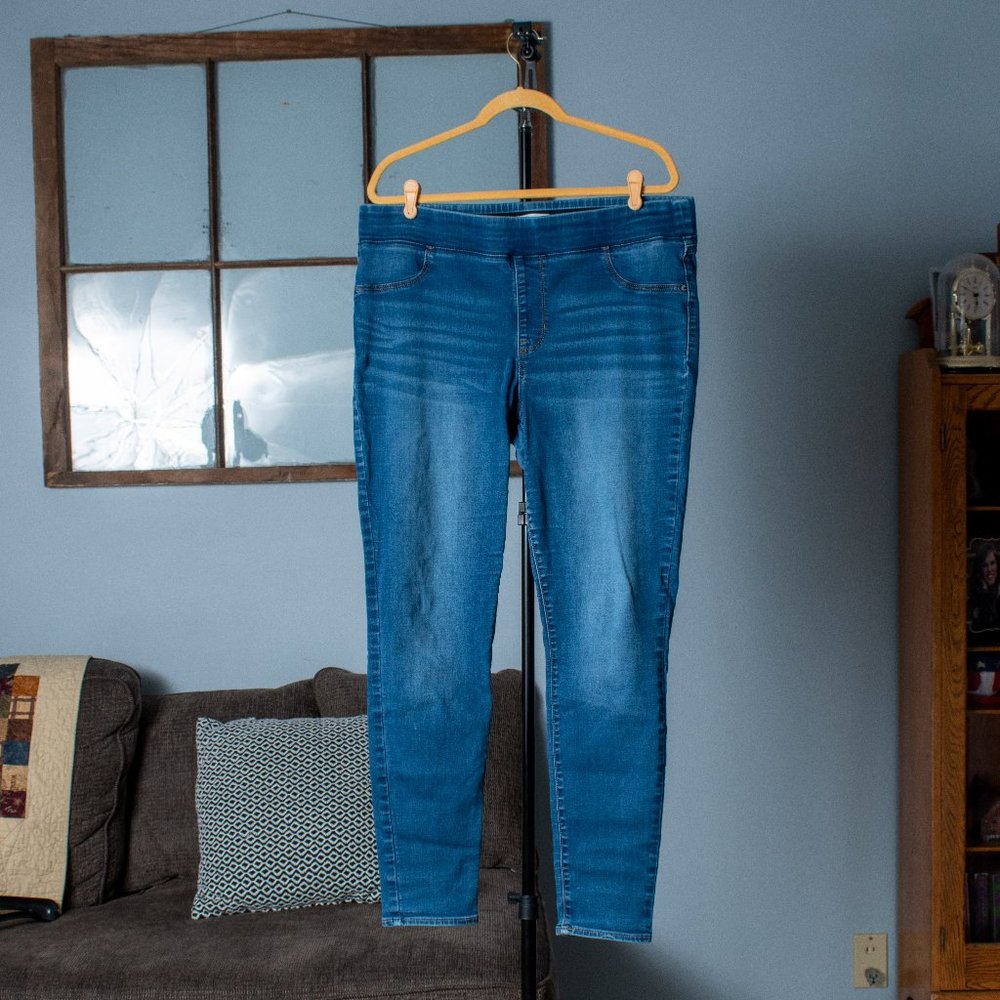 Old Navy Rockstar Medium Wash Jeggings
